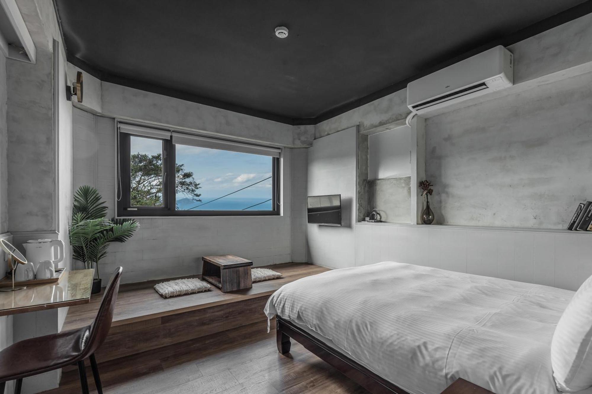 Jiufen The Ocean Theory Bed & Breakfast Room photo
