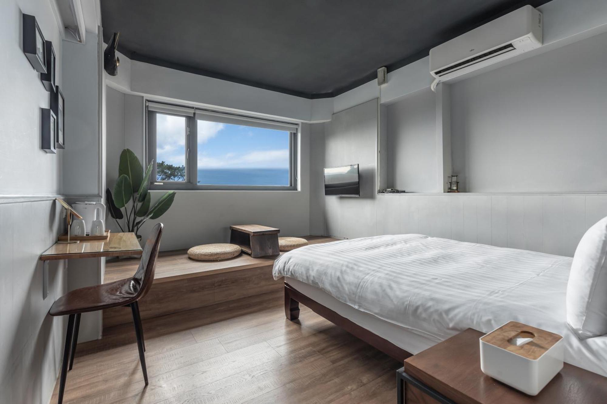 Jiufen The Ocean Theory Bed & Breakfast Room photo
